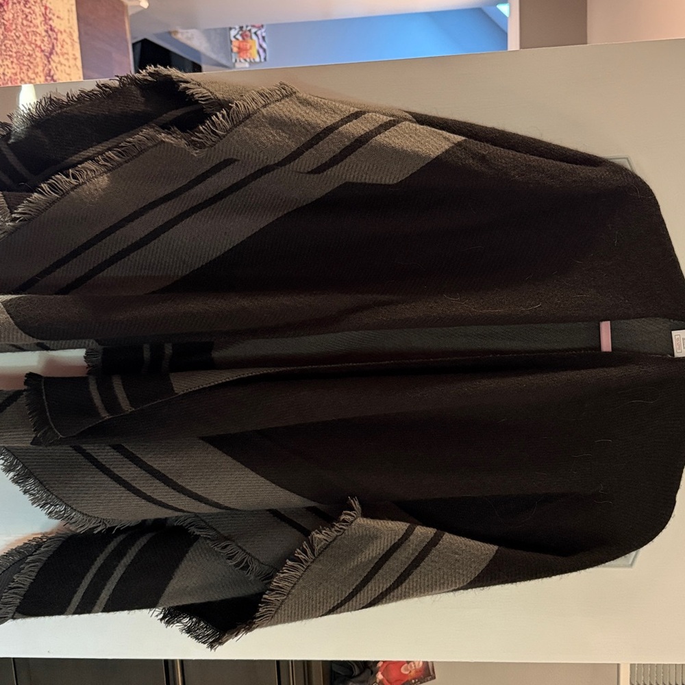 Woolrich Reversible Black and Gray Shawl